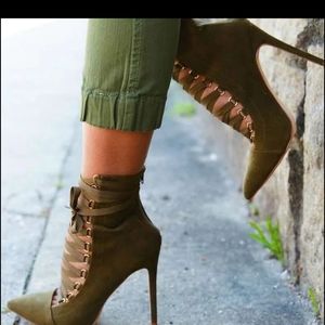 GREEN LACE UP ANKLE BOOTS SIZE 38